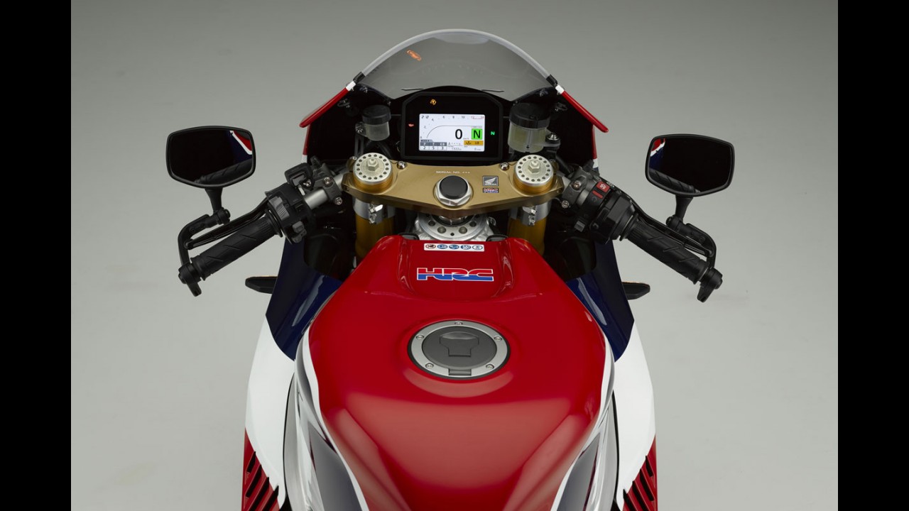 Honda lança superesportiva RC213V-S por US$ 184 mil