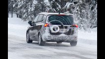 Opel Zafira Tourer, le foto spia