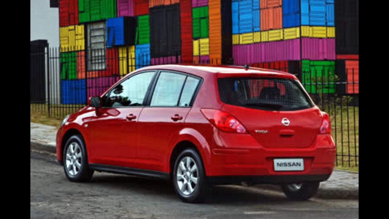 Nissan Tiida - Sucesso no exterior, hatch chega ao Brasil