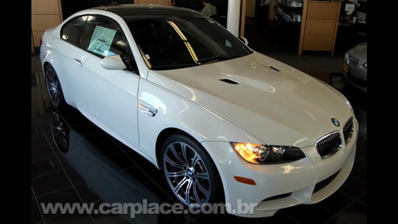 Flagrado protótipo de superesportivo da BMW baseado no M1 Concept?