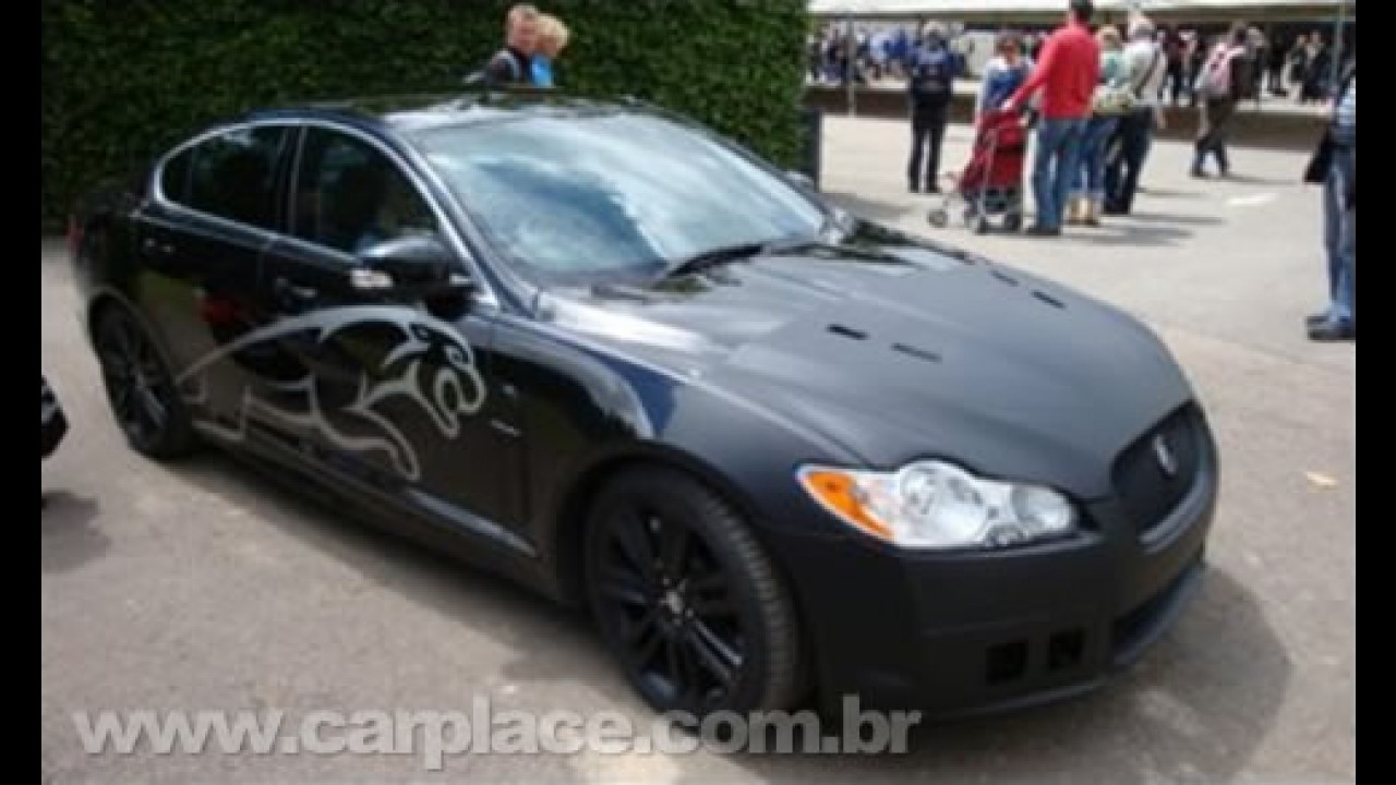 Jaguar XF-R 2010 - Versão nervosa do sedã aparece no Festival de GoodWood