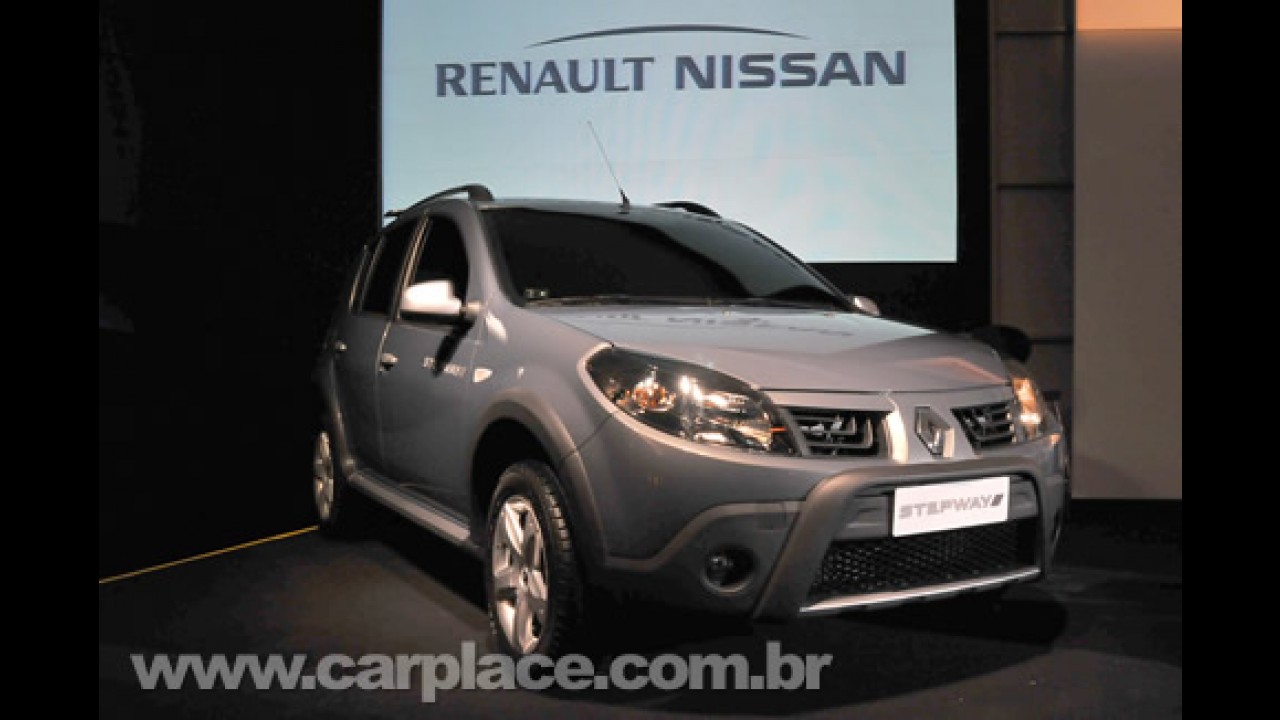 Renault mostra o Novo Sandero Stepway com visual off-road e suspensão elevada