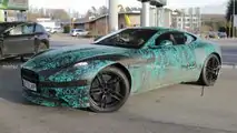 Foto espía del Aston Martin DB12