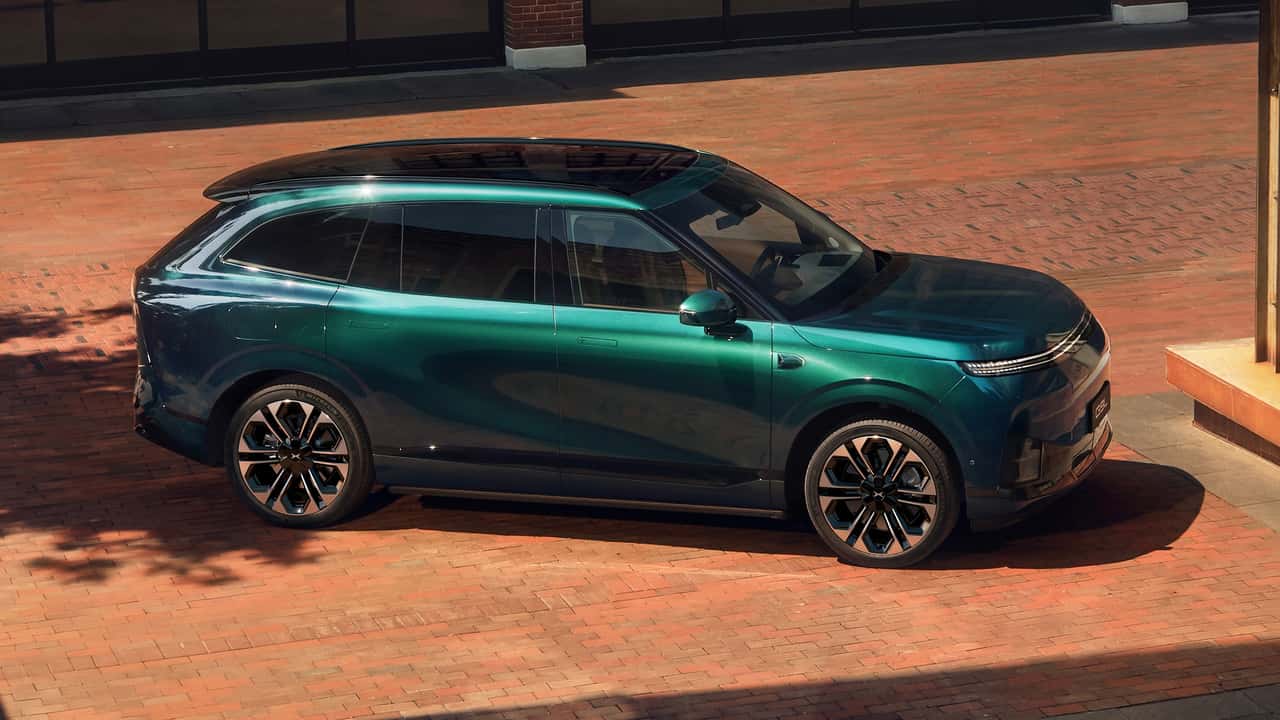 Xpeng sfida i big europei a Parigi con il nuovo SUV G9L
