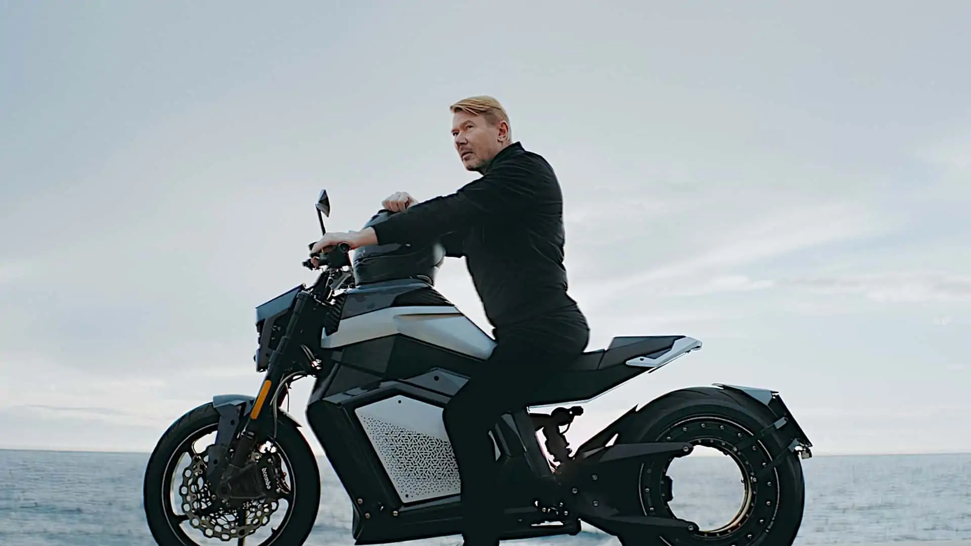 TOMO様‼️AutomaticELGIN　FK-1135-D 新品級稼動品美品 Verge Launches Exclusive Mika Häkkinen Signature Edition Electric Bike