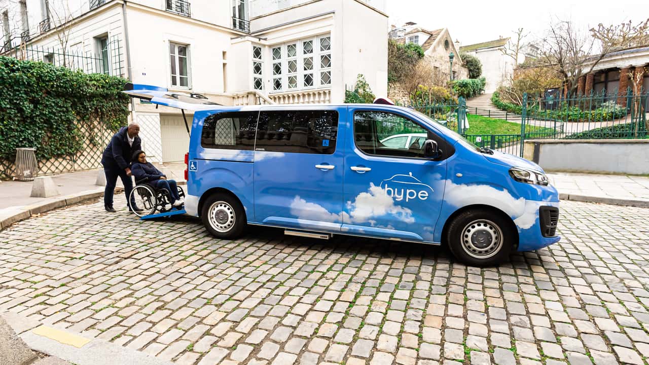 A Parigi sono in arrivo 50 taxi a idrogeno