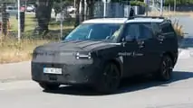 Hyundai Santa Fe (2024) als Erlkönig zeigt Lichtsignatur