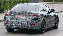 BMW i4, le prime foto spia del restyling