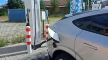 Xpeng G6 AWD Performance (2026): A porta de carregamento é traseira direita