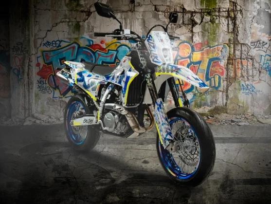 Suzuki Please Bring This Unbelievably Cool DR-Z Livery to Us Amid