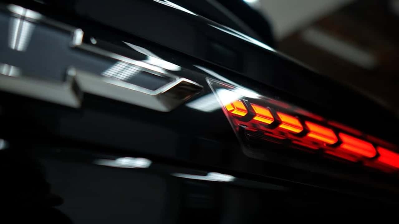 Novo SUV do Chevrolet Onix aparece sem disfarce