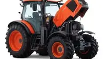 Kubota: trattore M 6-142 e aratro pentavomere in risaia