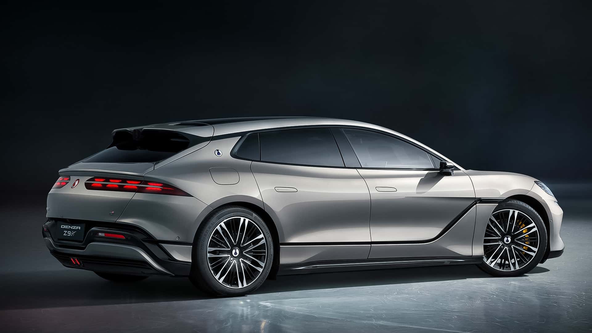 BYD punta al premium con Denza Z9 GT: 1.140 CV e ricarica in 9 minuti, ma in Europa costa il triplo che in Cina — image 1