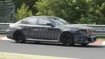 BMW M5 (G90) Facelift im Stil der Neuen Klasse als Erlkönig