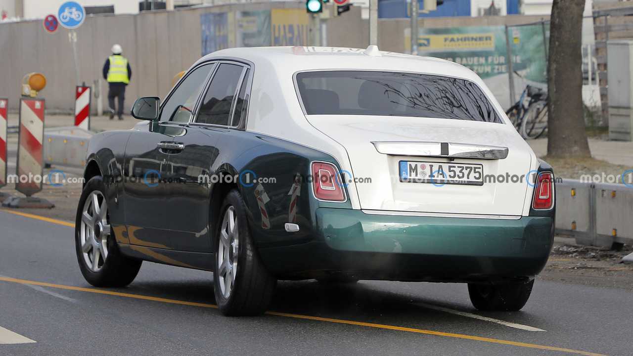 Rolls-Royce Phantom 2022, fotos espía