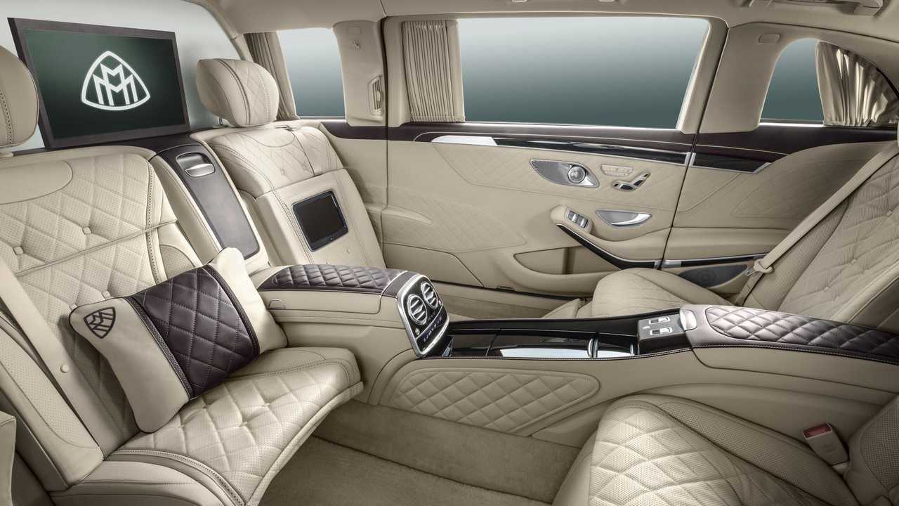 Mercedes-Maybach Pullman, l'auto di serie più lunga (e pesante) al mondo