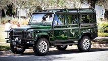 Vari esemplari di Land Rover Defender elettrico della EDC Automotive