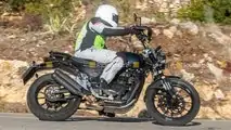 Fotos de espionagem do Triumph Street Single Scrambler - Lado direito 2