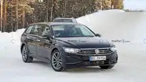 VW Passat (B9) erste Erlkönigbilder als 