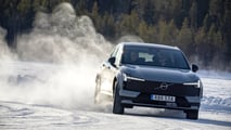 Volvo EX30 Cross Country (2025): Erstkontakt auf Eis