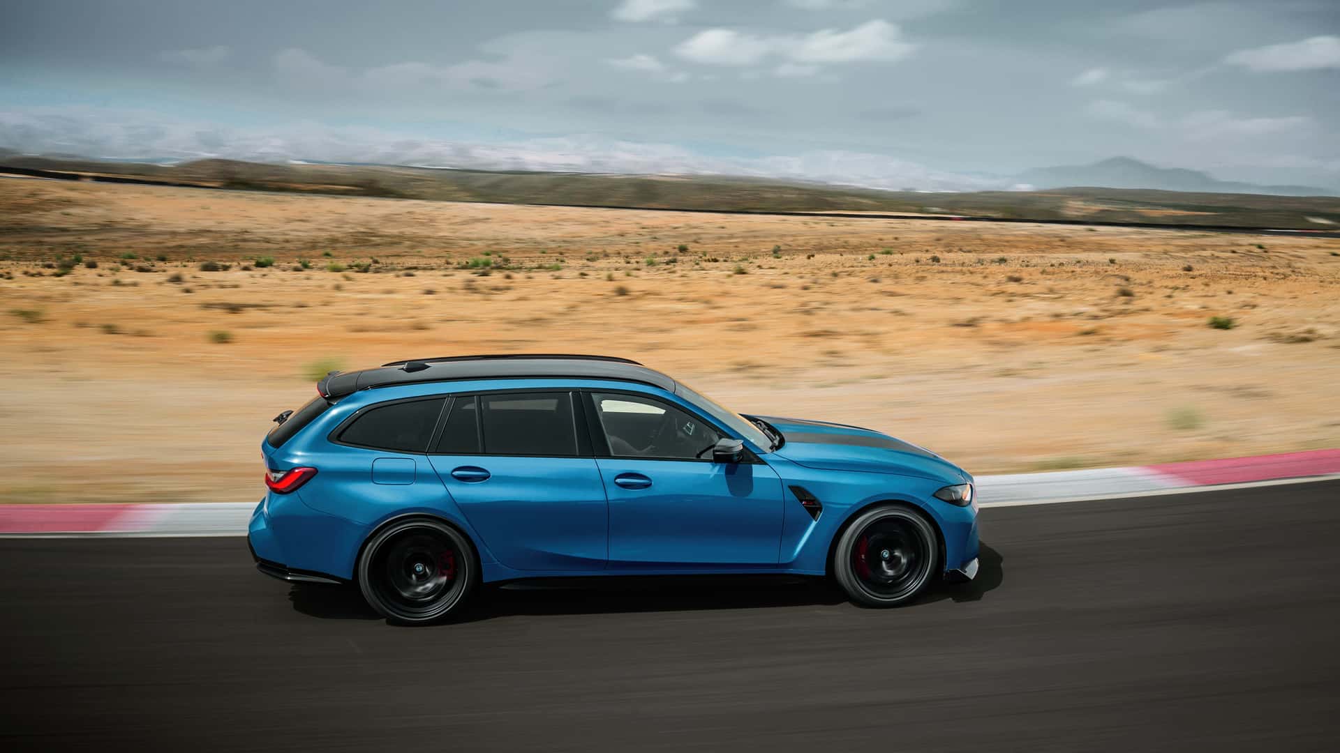 https://cdn.motor1.com/images/mgl/MkYQAX/s1/bmw-m3-cs-touring-2025.jpg