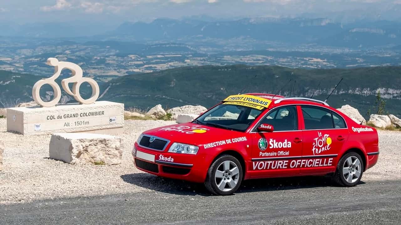 Desde 8.000 € y con motor V6, este Skoda Superb del Tour de Francia puede ser tuyo