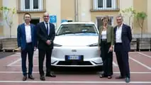 Geely regala un'auto ai pazienti dei Quartieri Spagnoli di Napoli