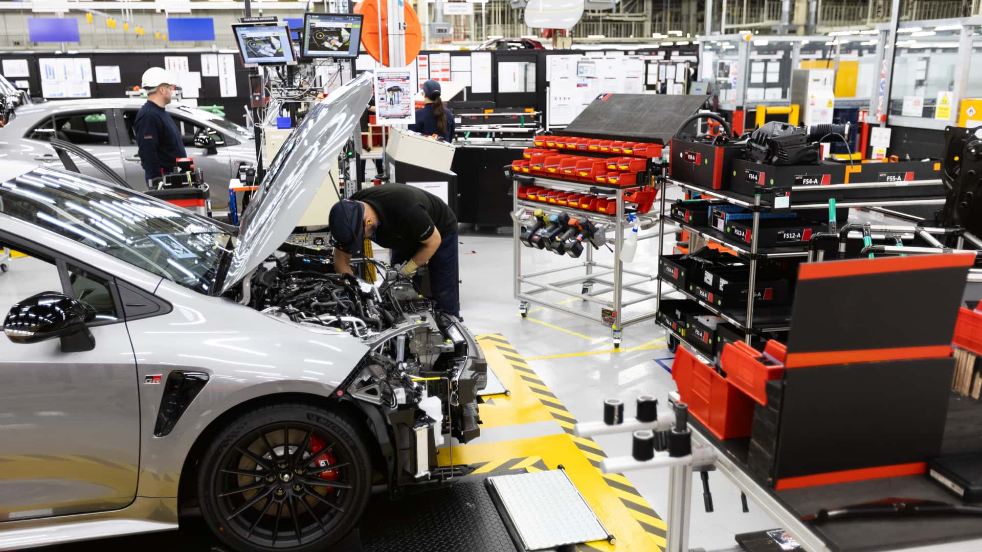 https://cdn.motor1.com/images/mgl/MkgL06/s1/toyota-uk-production.jpg