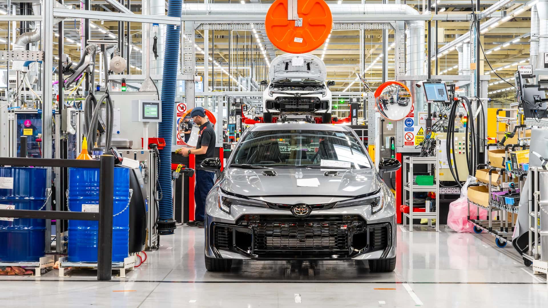 https://cdn.motor1.com/images/mgl/MkgLZE/s1/toyota-gr-corolla-uk-plant-tour.jpg