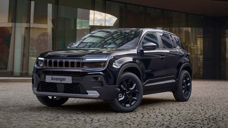 La Jeep Avenger si veste tutta di nero