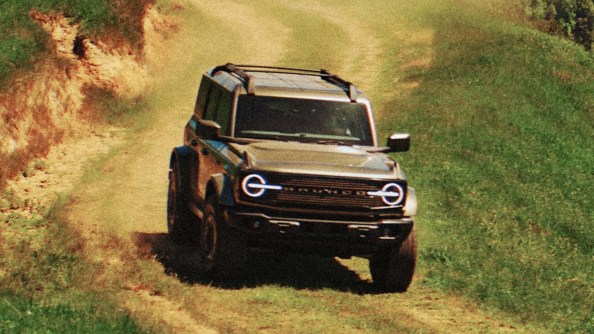 https://cdn.motor1.com/images/mgl/MkgZ3E/s1/2027-ford-bronco-filson.jpg