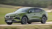 Peugeot E-408 (2026), la prova su strada di Motor1.com
