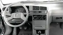 Peugeot 405 1987, das Armaturenbrett