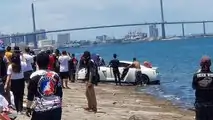 Nissan GT-R dans l'eau
