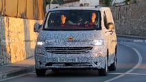 Foto spia VW Transporter 2025