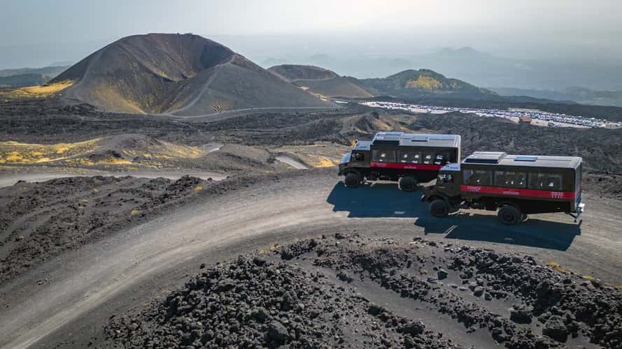 Due Unimog speciali per scalare l'Etna