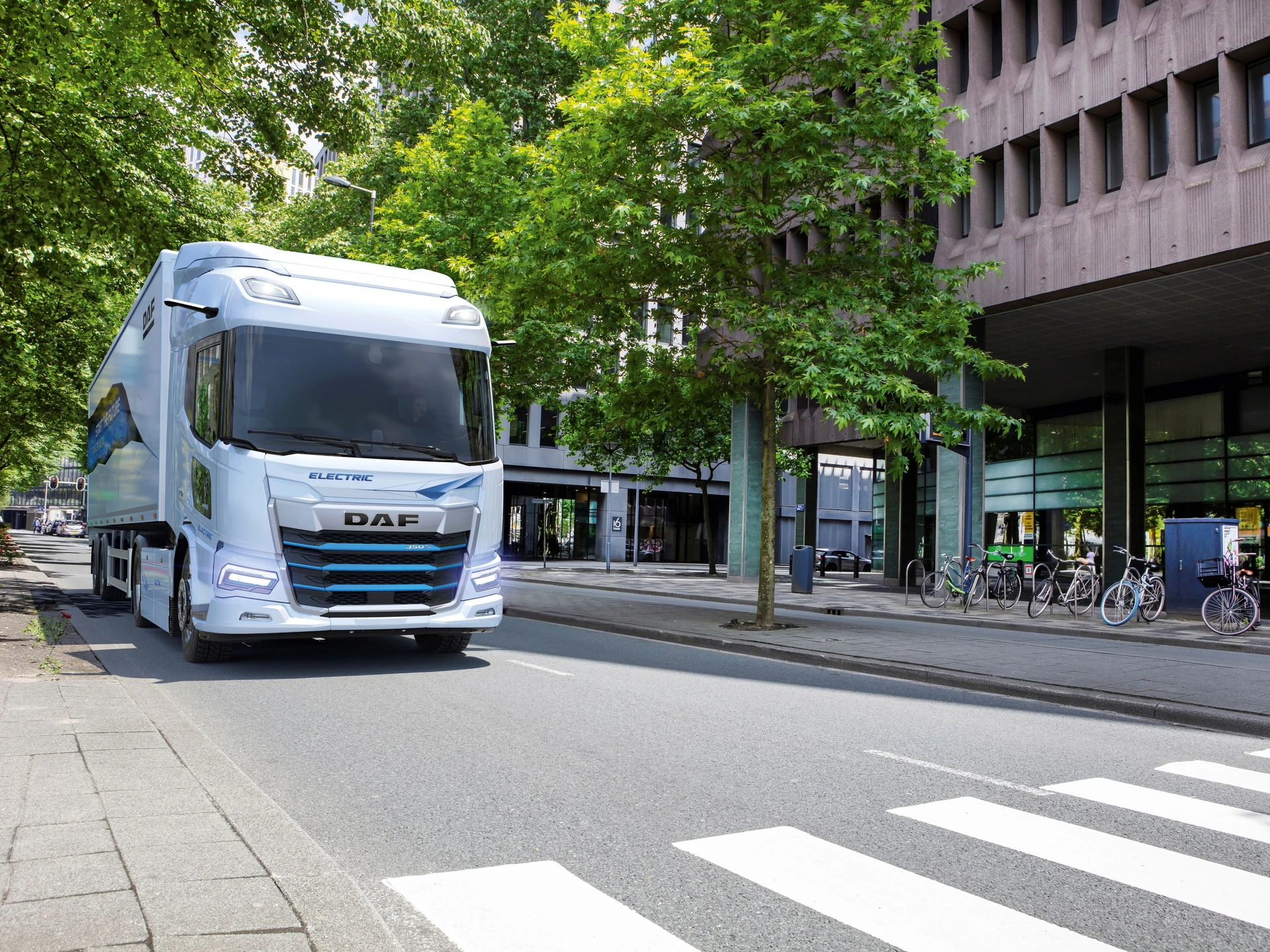 Semirimorchio Elettrico Con Container Futuro Trasporto Merci Con Semirimorchio Elettrico Con Container Futuro Trasporto Merci Con