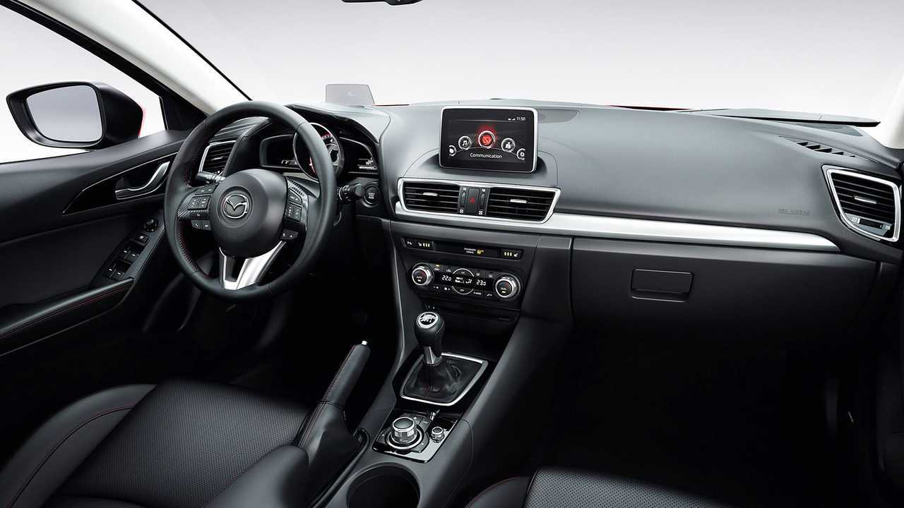Mazda3, nuova e vecchia a confronto