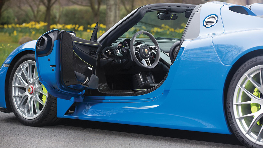 Arrow Blue Porsche 918 Spyder