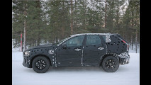 Winter-Tests im schwarzen Tarnkleid