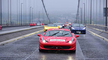 Birleşik Krallık Ferrari Sahipleri Kulübü geçit töreni
