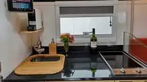 Bliss Mobil 11-Foot Lifting Top Camper Kitchen