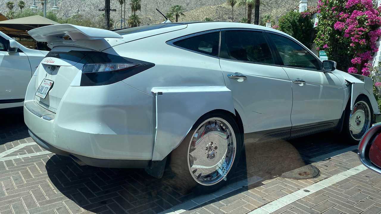 Honda Crosstour Lamborghini Urus