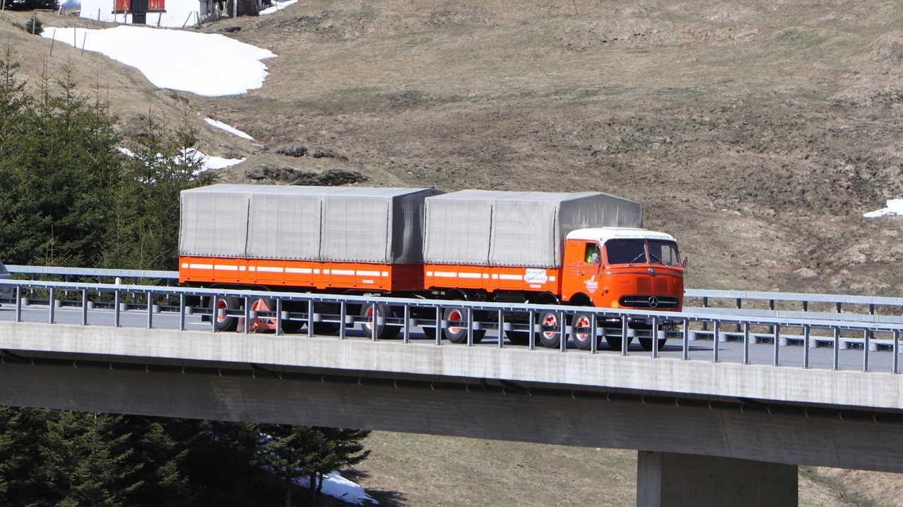 Mercedes-Benz LP 333