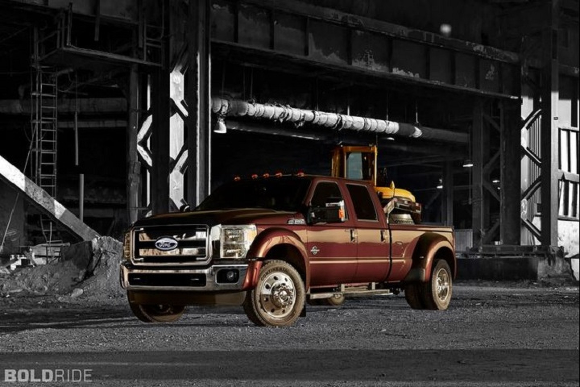 2015 Ford F-450 Claims Best-In-Class Towing By J2807 Standards