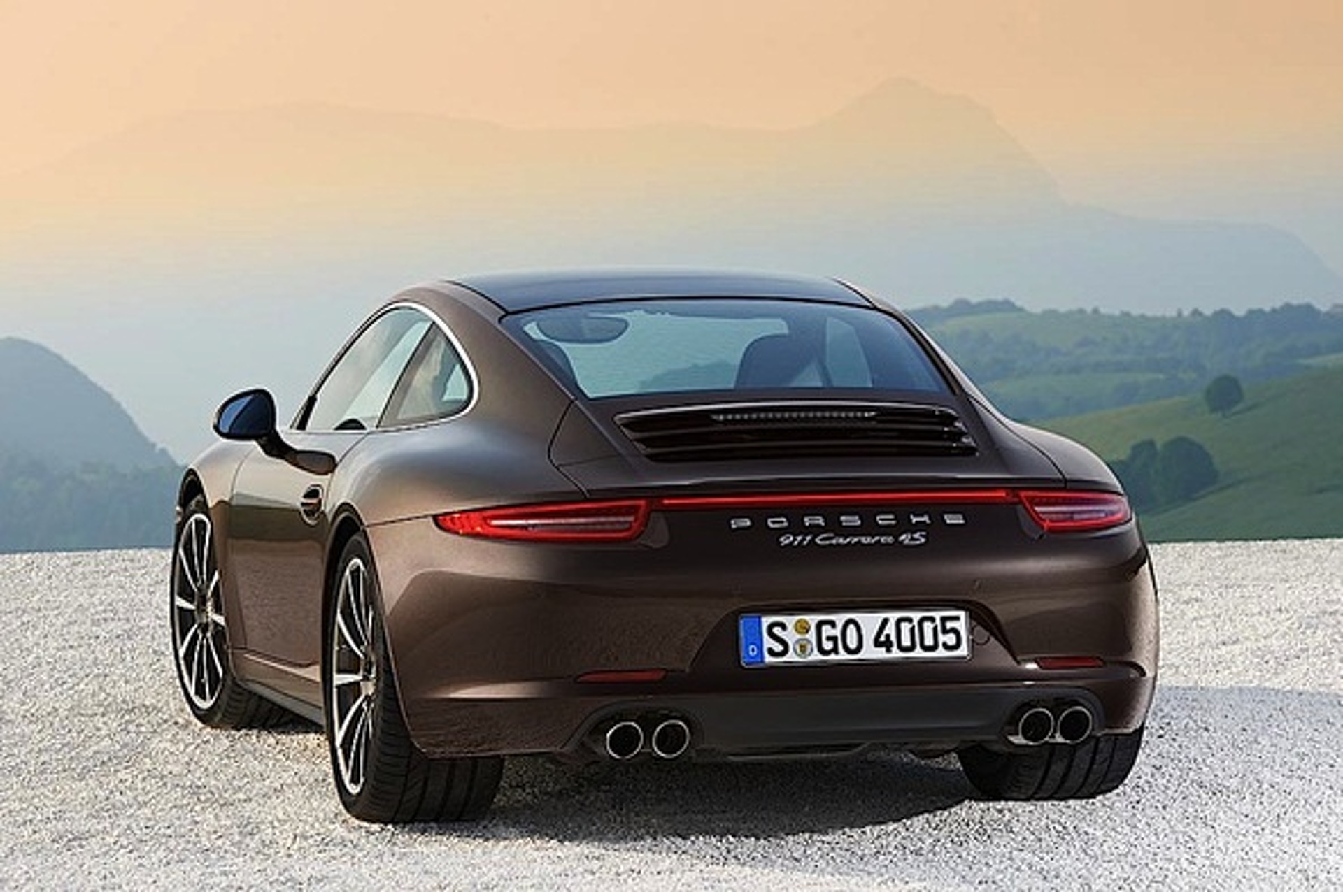 5 Reasons Why the 2013 Porsche 911 C4 is Fabulous as Usual