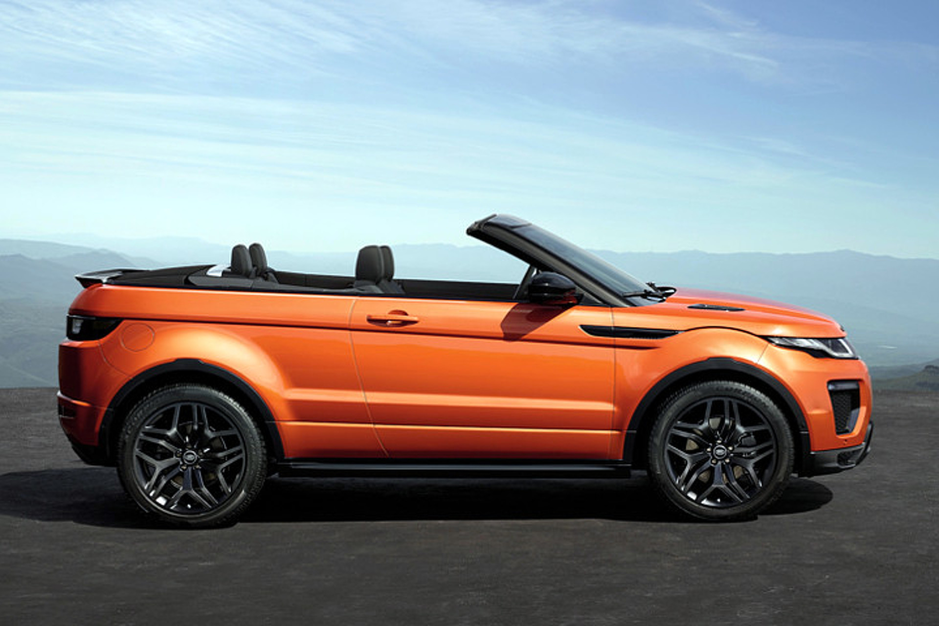 Evoque Convertible Paves the Brave New World of Land Rover