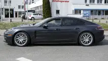 2017 Porsche Panamera spy photo
