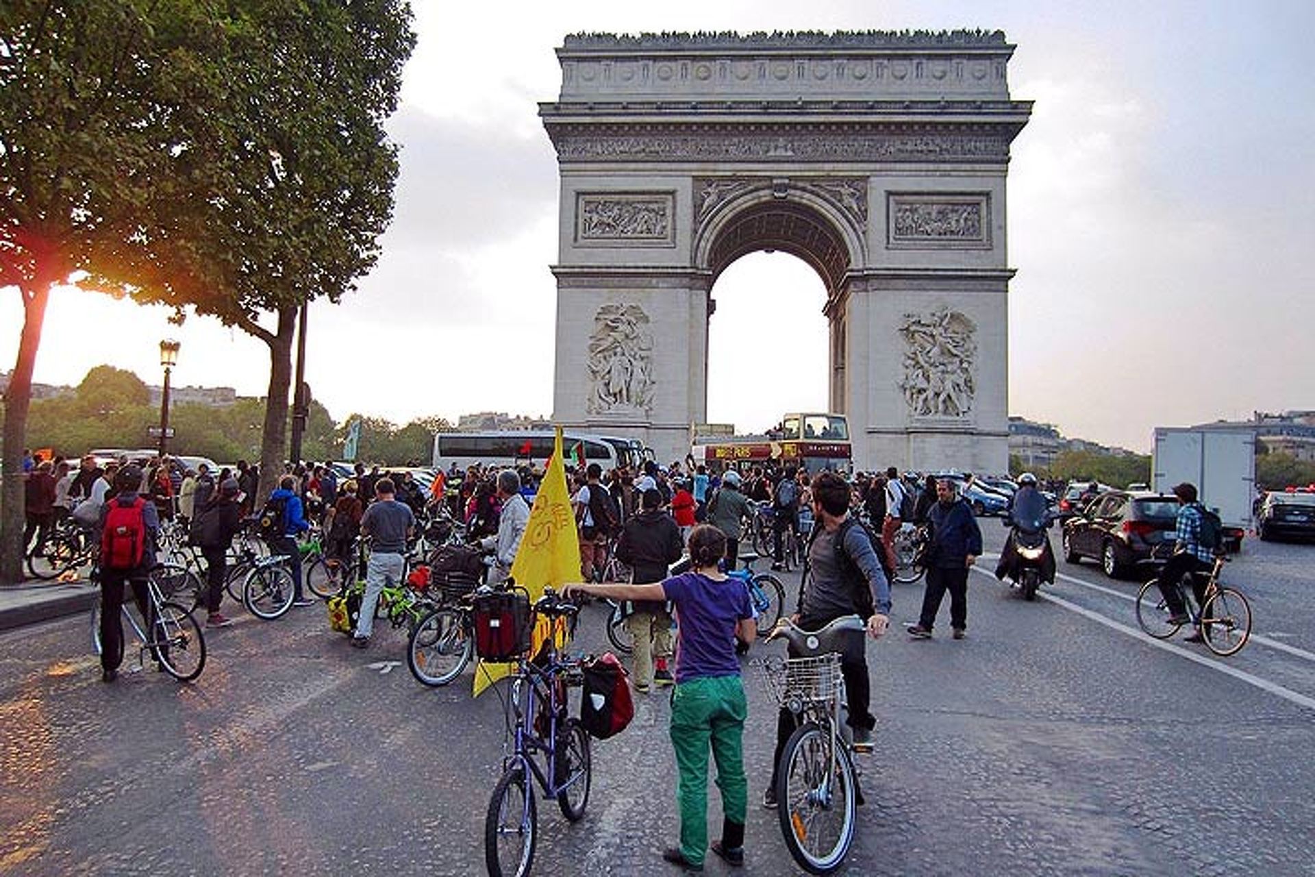 Paris Will Ban Cars for a Day in September