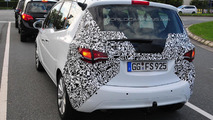 2014 Opel Meriva facelift spy photo 24.09.2013
